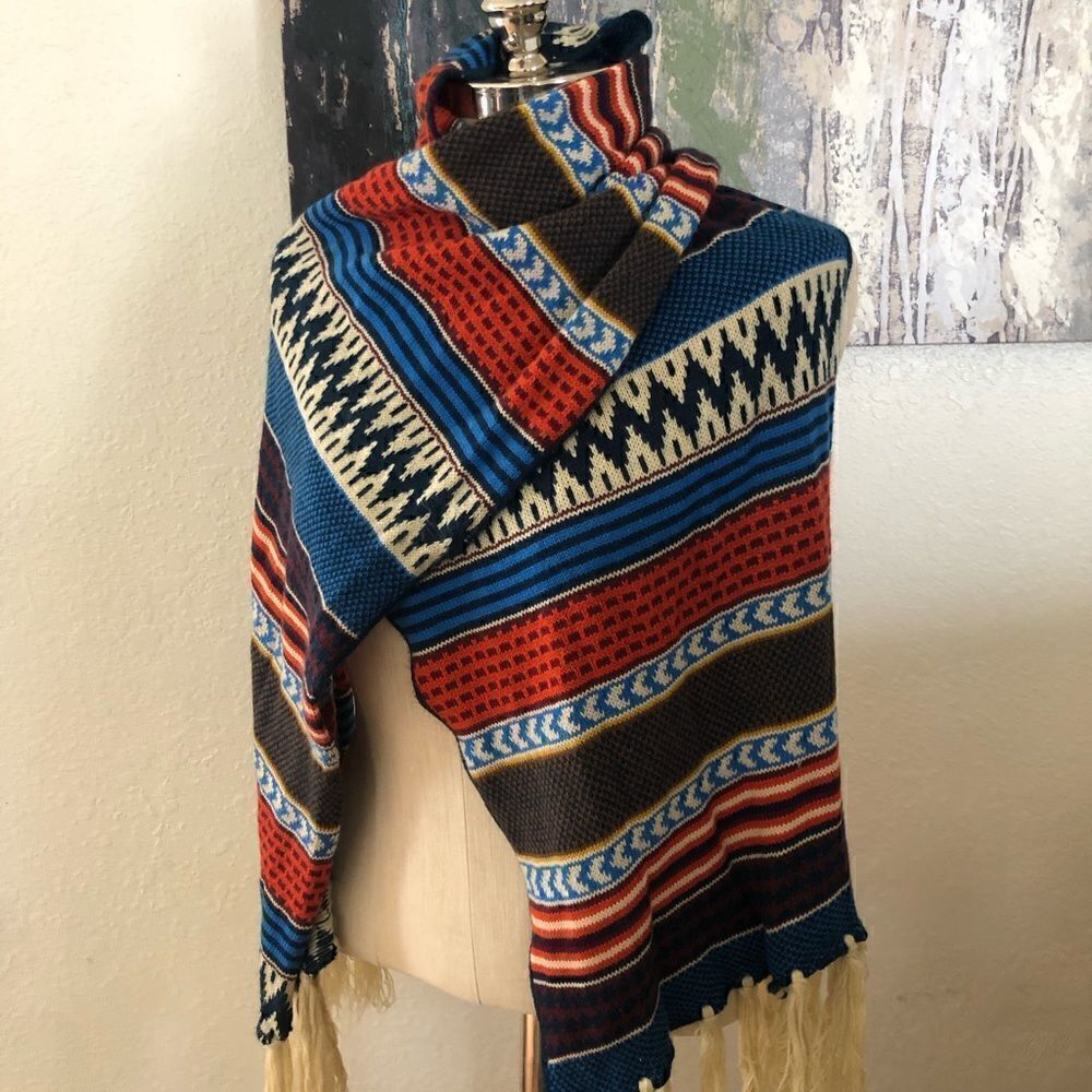 Aztec Knit Fringed Scarf 